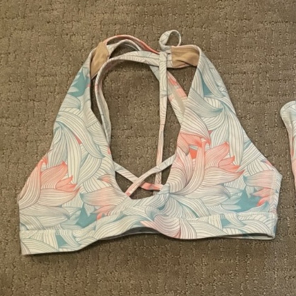 BuffBunny Island Collection Sports bra